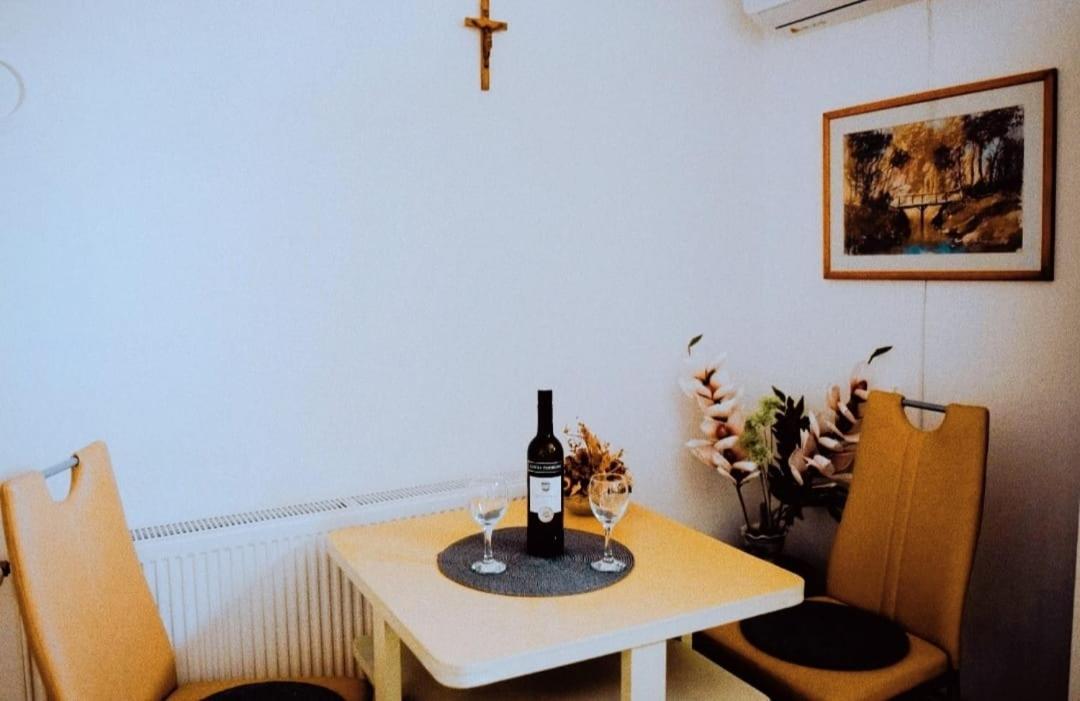Soba Luic Apartman Zsupanya Kültér fotó
